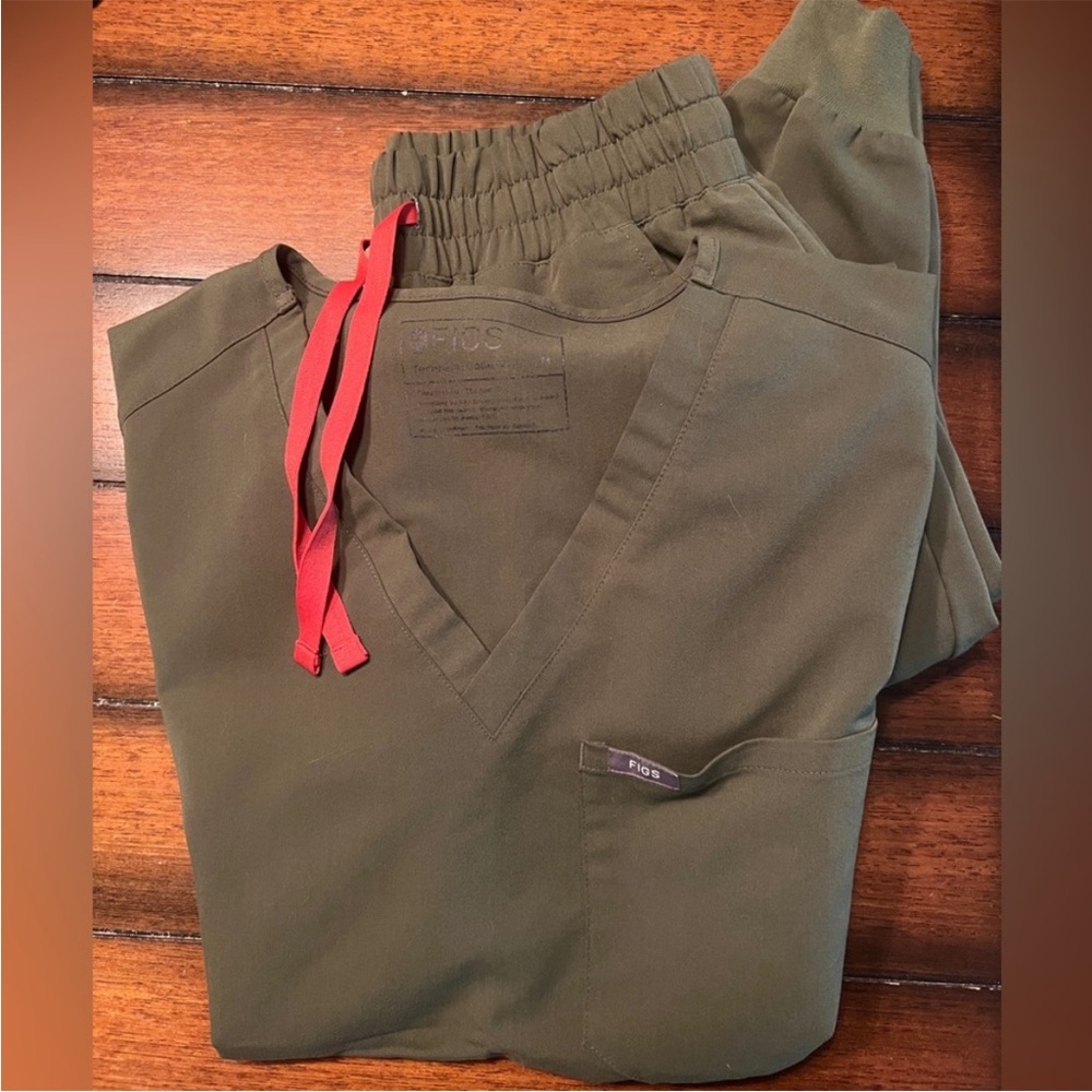 Figs scrubs set dark Olive green M/S high waist